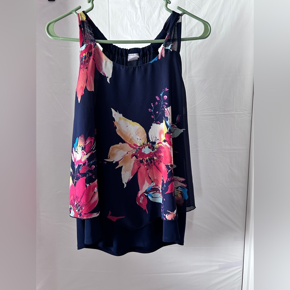 Blu:m.  Size xl. It fits like a large.